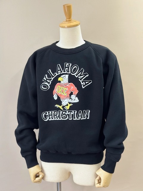 LOT1814 3.0 Binder Crew Neck Sweat Flocky Print Design Model