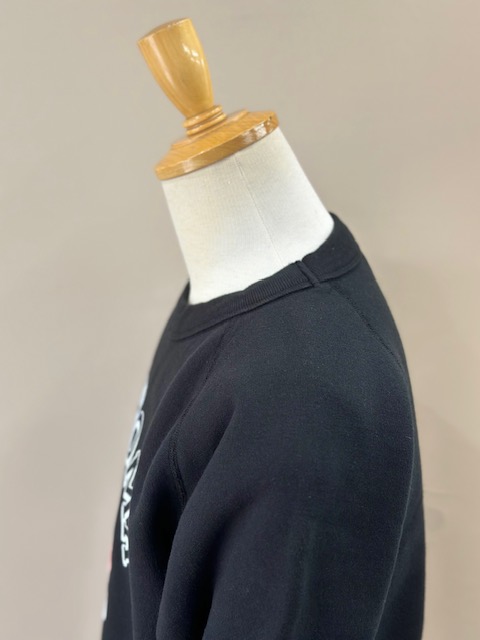 LOT1814 3.0 Binder Crew Neck Sweat Flocky Print Design Model