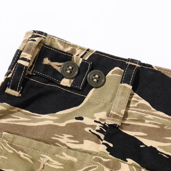 Lot No. BR51904 / GOLD TIGER PATTERNS SHORTS