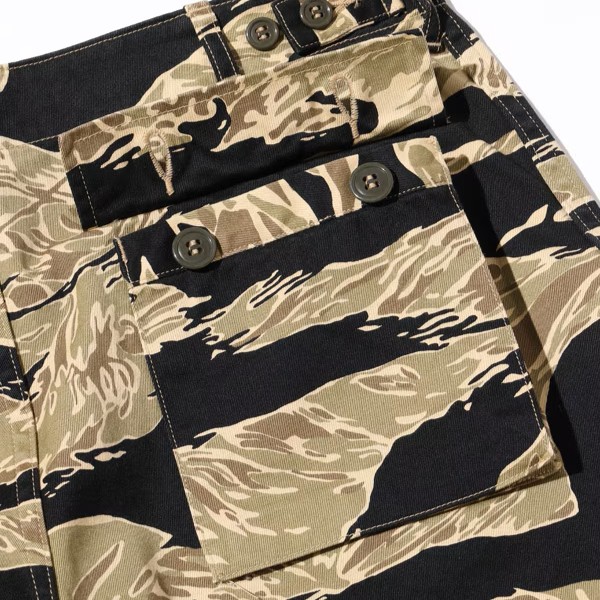 Lot No. BR51904 / GOLD TIGER PATTERNS SHORTS