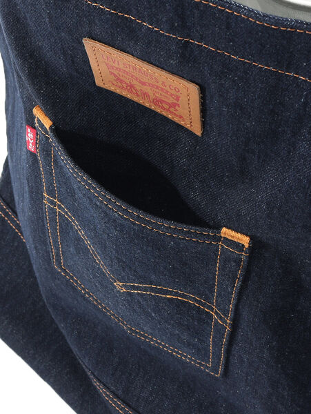THE LEVI'S BACK POCKET TOTE