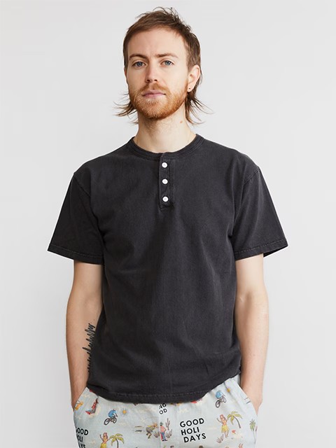 S/S HENLEY TEE