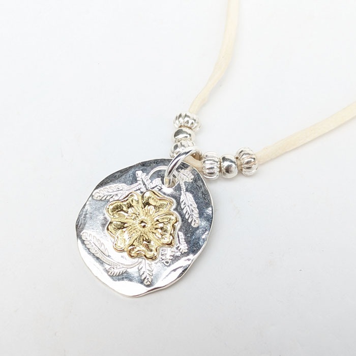 NL-0154 LEAF STAMPED ROSE PENDANT NECKLACE(18K GOLD ACCENT)