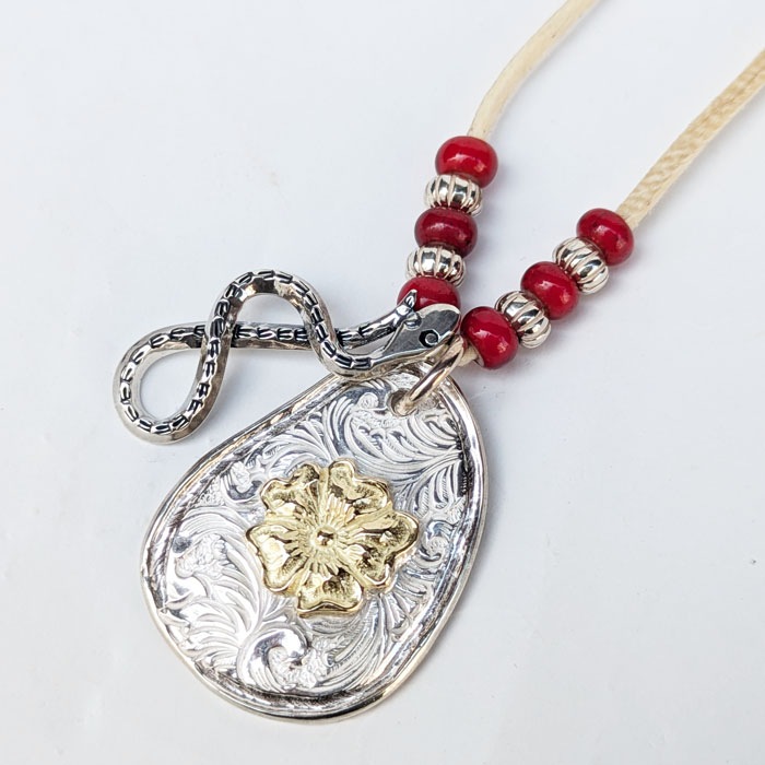 NL-0155 KARAKUSA ROSE PENDANT NECKLACE(18K GOLD ACCENT) COMBINATION NECKLACE