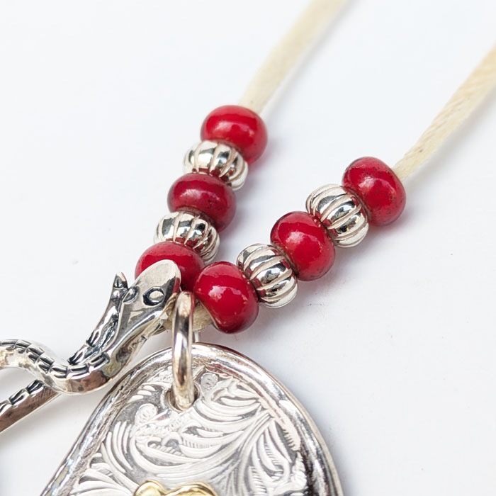 NL-0155 KARAKUSA ROSE PENDANT NECKLACE(18K GOLD ACCENT) COMBINATION NECKLACE