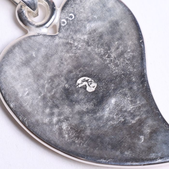 NL-0177 KARAKUSA ROSE HART PENDANT (18K GOLD ACCENT)