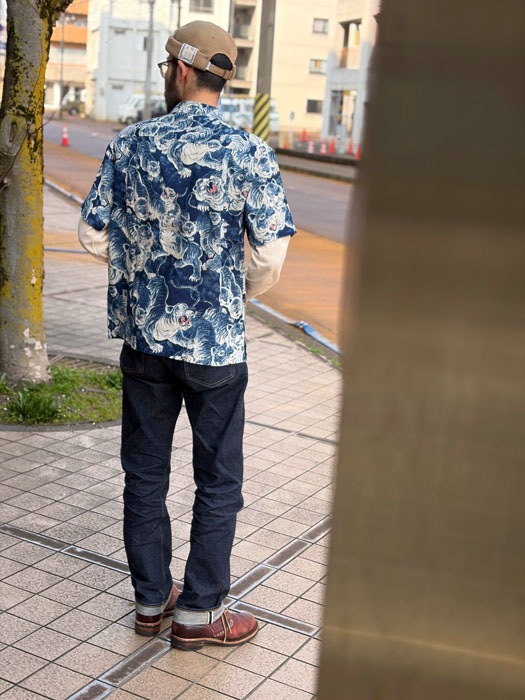 HUNDRED TIGER SHIRTS