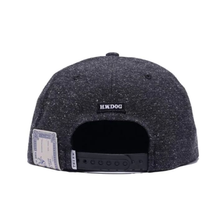 SNAPBACK BOX CAP