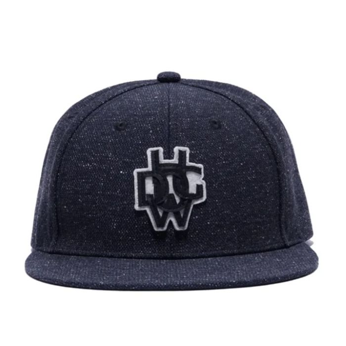 SNAPBACK BOX CAP