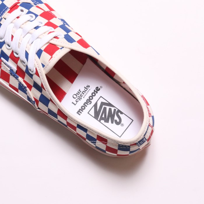 AUTHENTIC 44 DX VN0A4BVYRD8