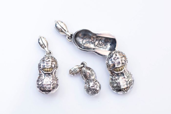 NORMAL TATOO PEANUTS (slide) svxK10YGold. L size