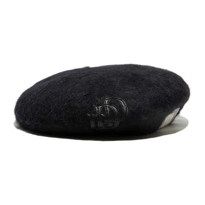 LEATHER WAPPEN FLUFFY BERET