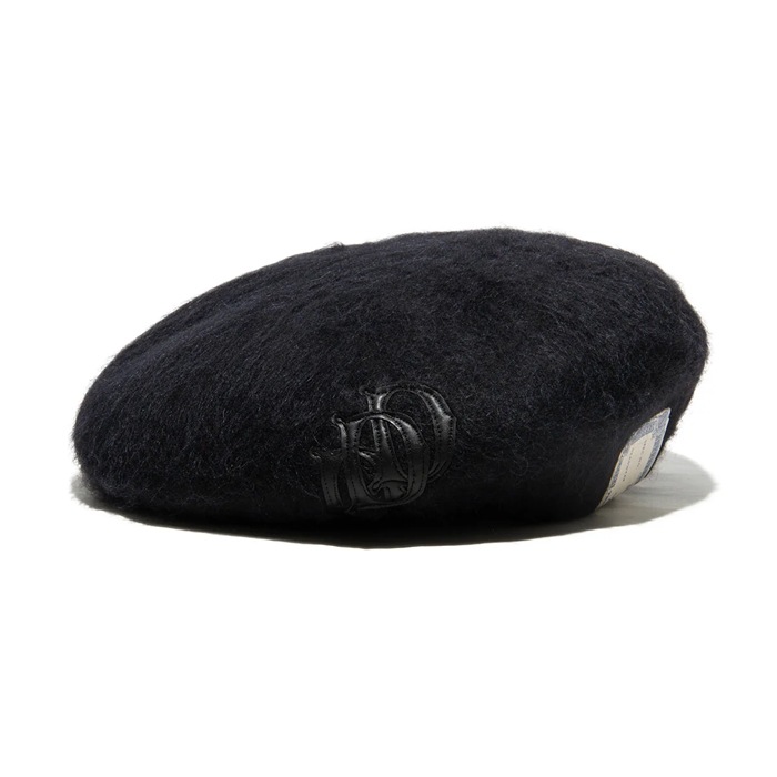 LEATHER WAPPEN FLUFFY BERET