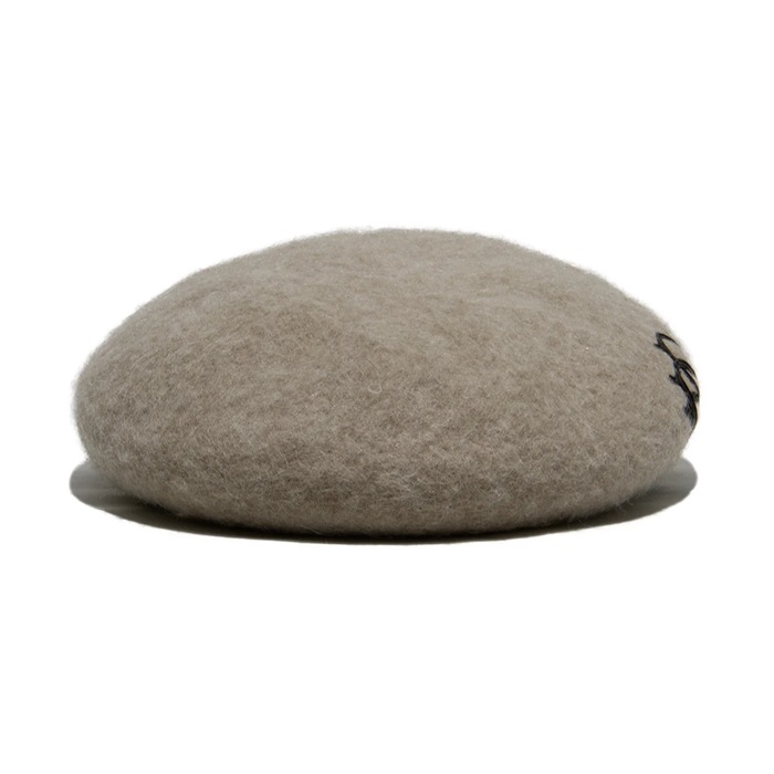 LEATHER WAPPEN FLUFFY BERET