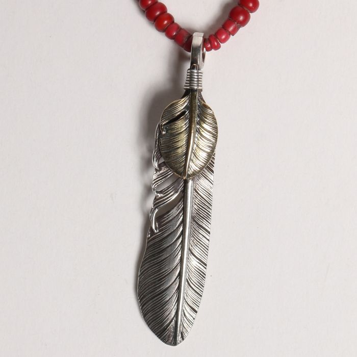 83 ANTIQUE WHITE HEARTS���� K18 HEART FEATHER SET