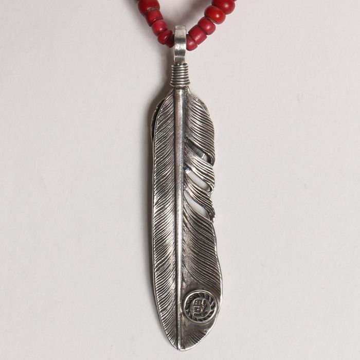 83 ANTIQUE WHITE HEARTS���� K18 HEART FEATHER SET