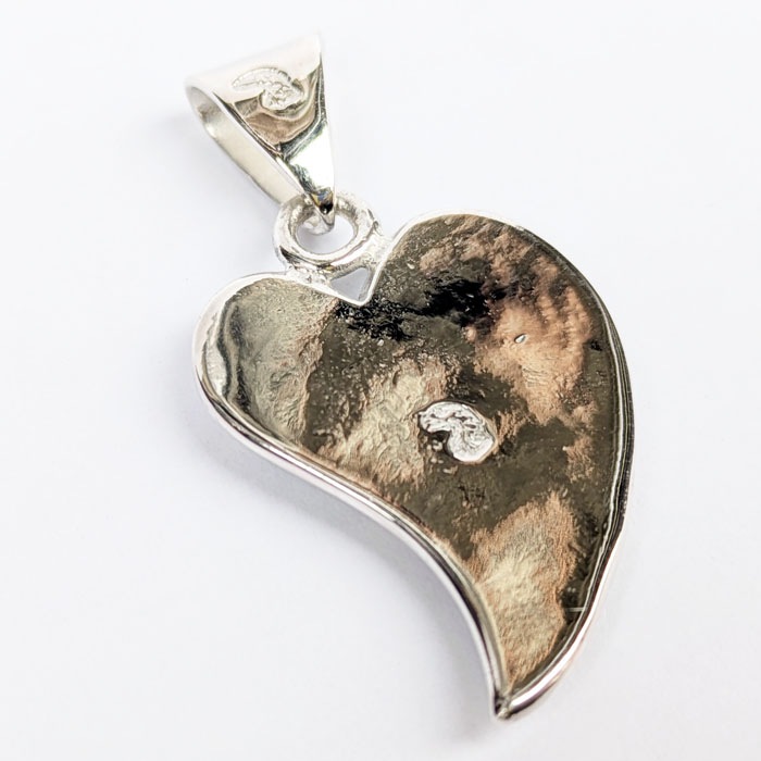 NL-0174 KARAKUSA ROSE HEART PENDANT