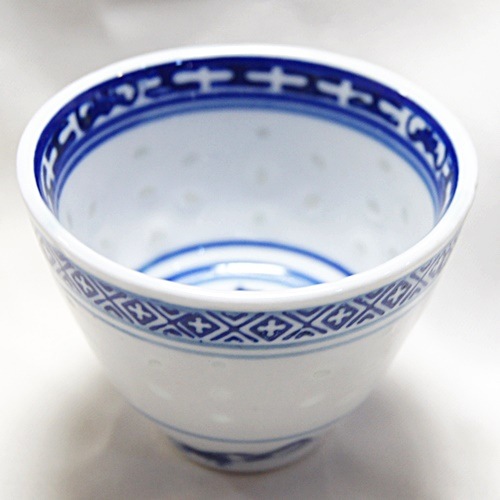 景徳鎮製 ホタル焼き 花模様 二江中 湯呑 ぐい飲み|食材・食器・茶器類|中国雑貨