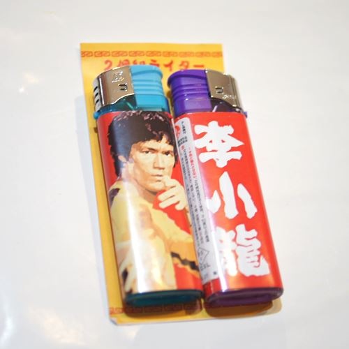 ブルース・リー（李小龍） 死亡遊戯 使い捨てライター2個セット 赤|ブルース・リー|子供/玩具/コレクション