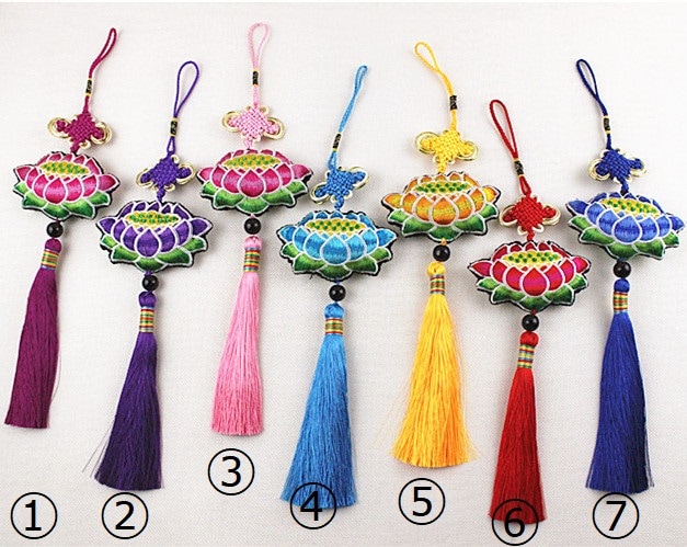 香り袋 蓮の花 刺繍飾り インテリアストラップ 虫よけ 魔除け 端午の節