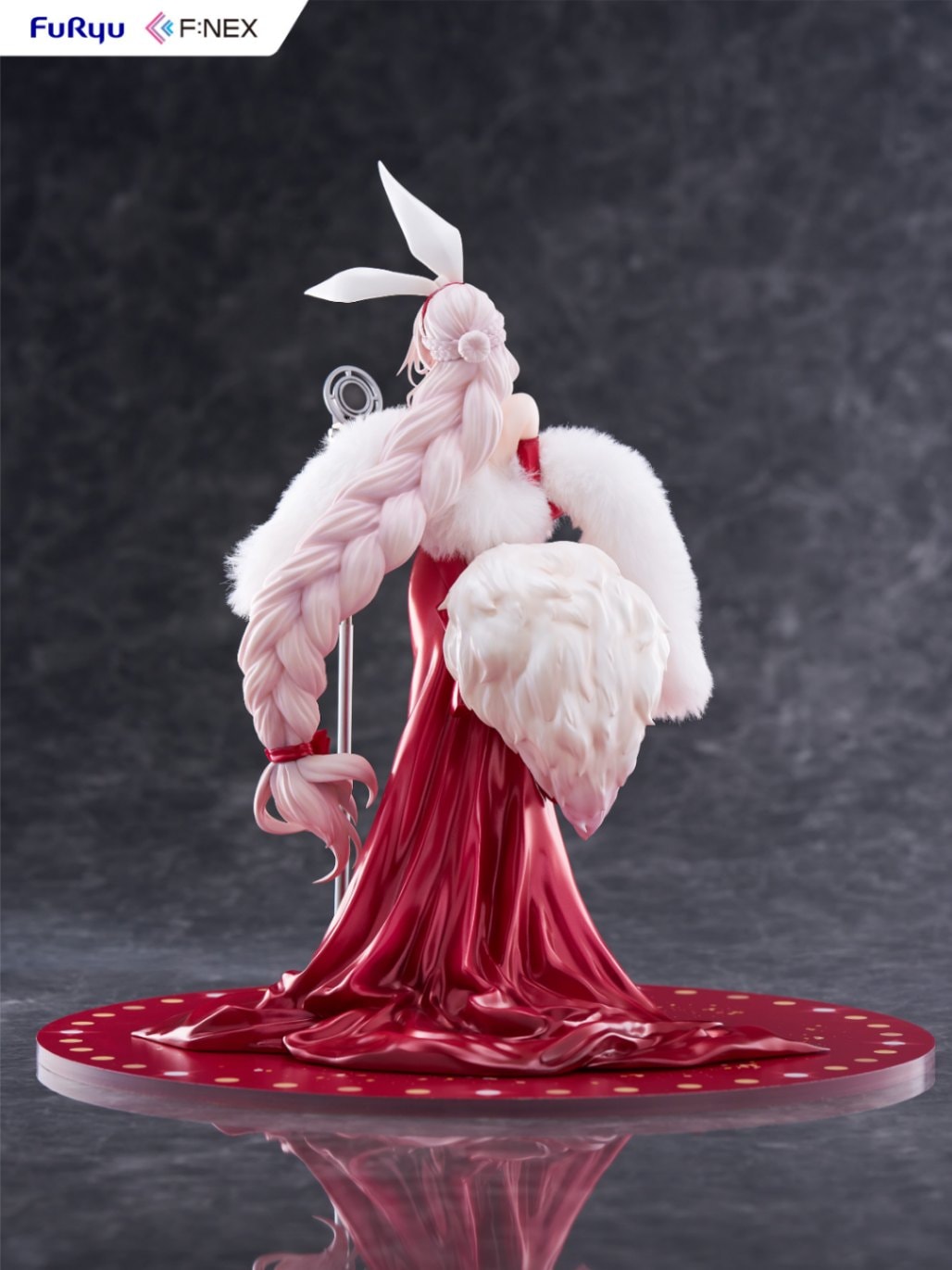 アズールレーン プリンツ・ハインリヒ ハインリヒ・オンステージ ver. アズールレーン』際どいスリットの入った衣装のプリンツ