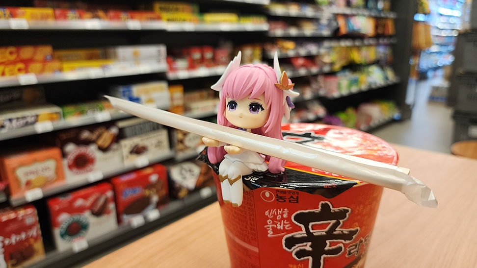 カップ麺ホルダー・ドロシー 『勝利の女神:NIKKE』