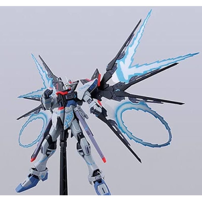 MG 1/100 ストライクフリーダムガンダム メカニックデザイナー 大河原邦男展Ver. プラモデル 『機動戦士ガンダムSEED DESTINY』の商品画像