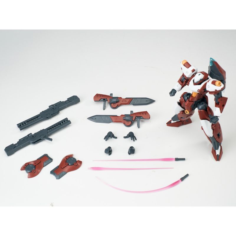 ULTRA ACTION TROOPERシリーズ Franz-α(フランツアルファ) 1/144スケールプラスチックモデルキット(レッド×ホワイト)の商品画像