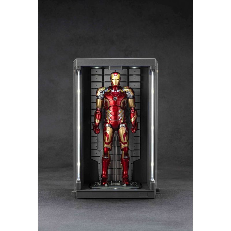 アイアンマン MK43 + ホール・オブ・アーマー(ホログラムエフェクト付き) 『アイアンマン』の商品画像