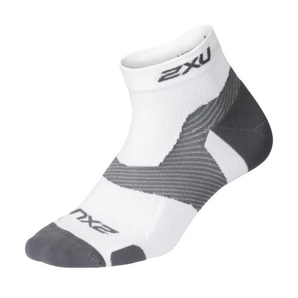 2XU ベクターライトクルーソックス ツータイムズユー ホワイト/グレー UA5047E-WHTGRY