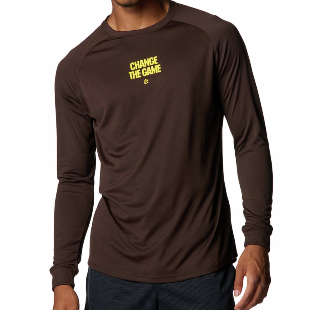 アンダーアーマー カリー テック ロゴ ロングスリーブ Tシャツ メンズ バスケットボール 長袖Tシャツ コナブラウン 6007865-246|トレーニングウエアZONE