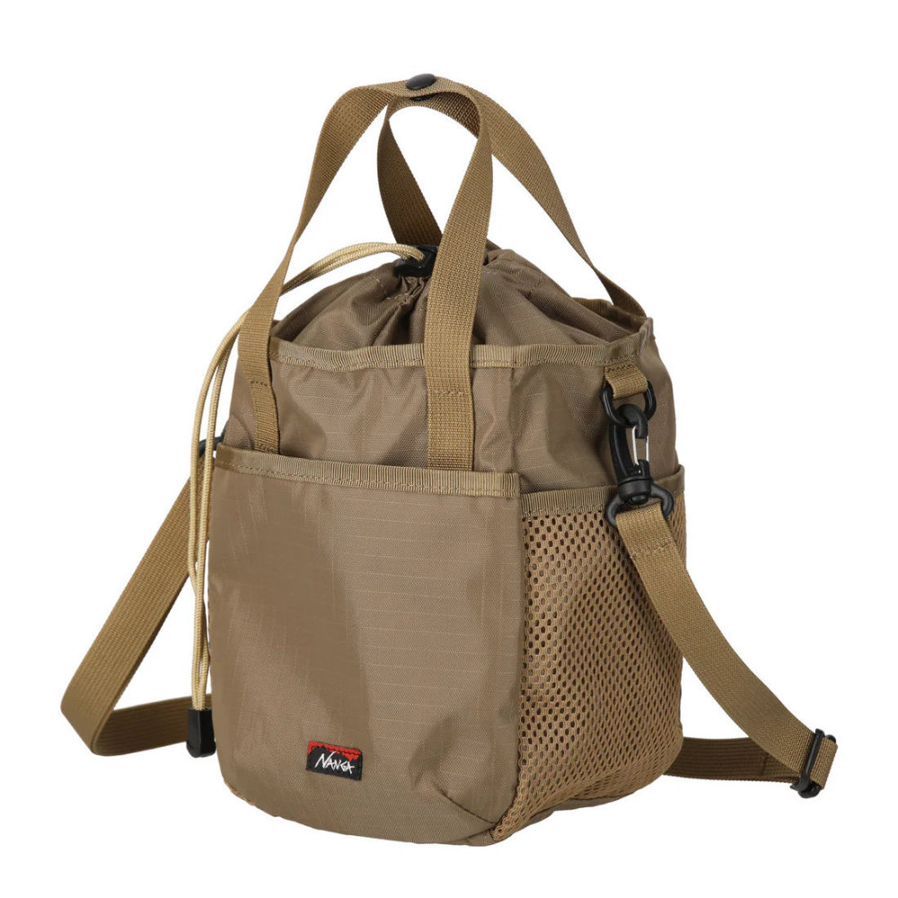 �ʥ� NANGA��SPEAKEASY �ġ���Хå� ���衼�� N2600-3N094Z-CYT