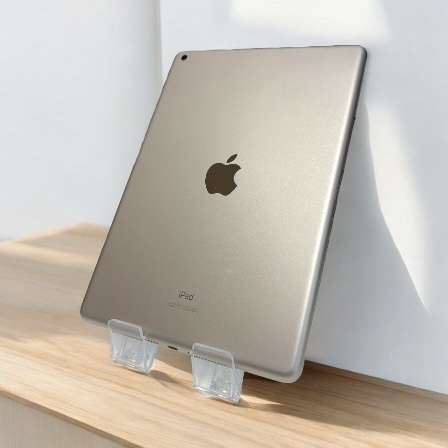 Apple iPad（第8世代）Wi-Fiモデル 32GB(中古良品A）