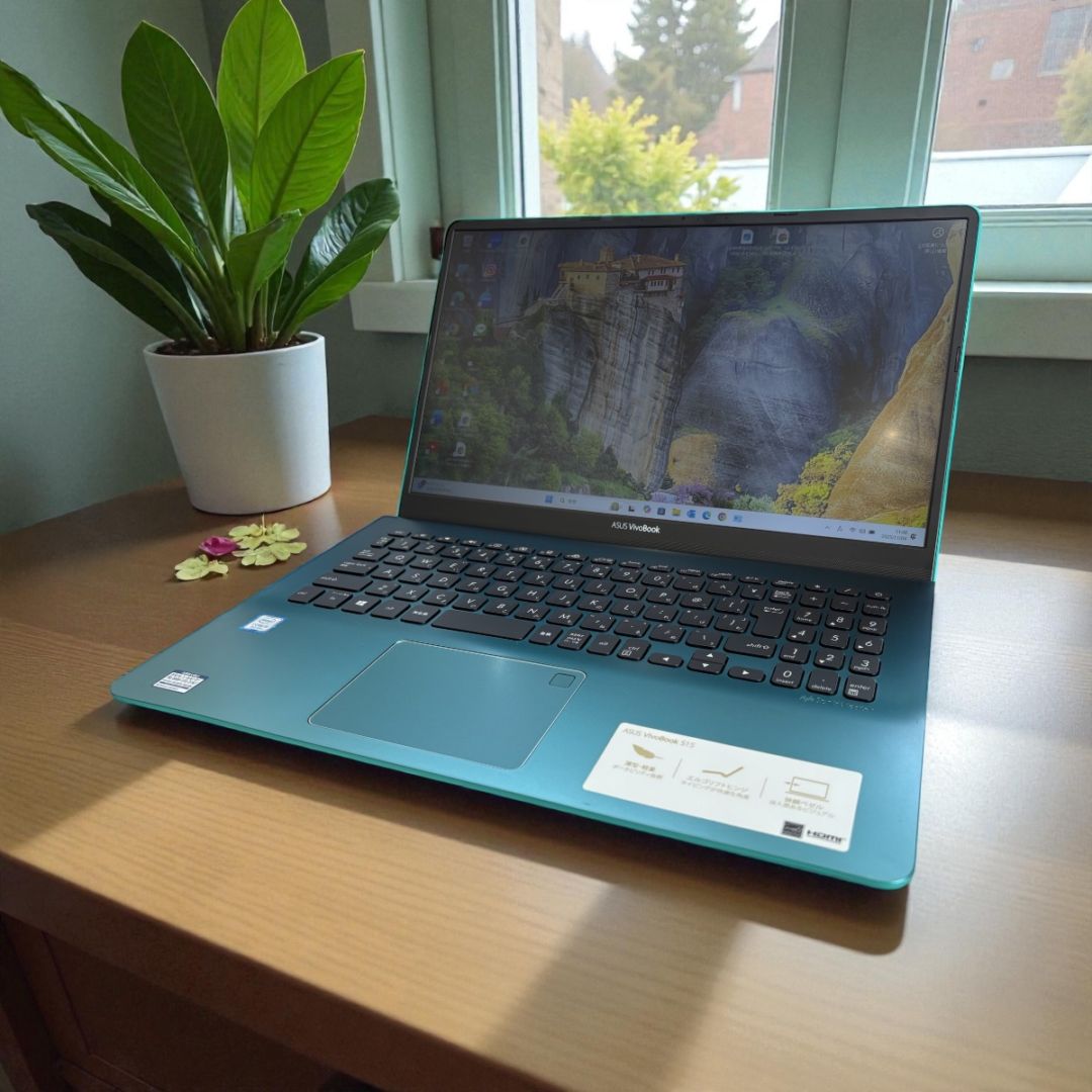 ASUS VivoBook15 X530UAO 15.6ｲﾝﾁ(ﾌｧｰﾏﾒﾝﾄｸﾞﾘｰﾝ)①