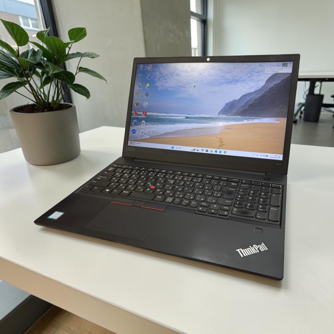 売約済みとなりました。ご検討誠にありがとうございました！！【一宮で!! Windows10搭載機！かっこいい赤黒ボディ　ASUS Intel core i5 15.6インチ】一宮市のパソコン屋 Mr.Carnival（ミスカニ）です！パソコン修理・中古パソコン販売店【クレカ&PayPay使えます！】店頭在庫PCのご紹介です！受け渡しは店舗にて(^^)/【エイスース ノートパソコン メモリ８GB/新品SSD240GB】 宇都宮・那須塩原で中古パソコンをお探しの方はX-STYLEへ