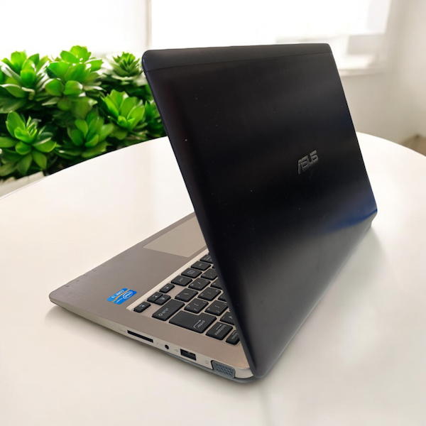 ASUS VivoBook X202E 11.6インチ | 画面サイズ<14.0ｲﾝﾁ以下> | X-STYLE