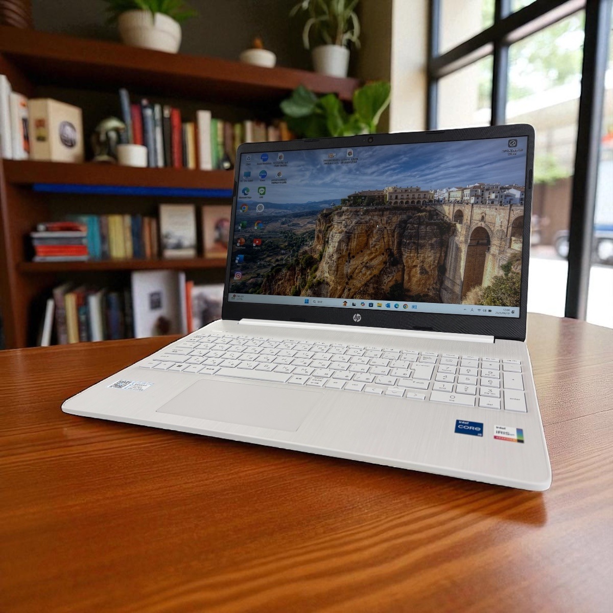 HP Laptop15s-fg5042tu 15.6インチ