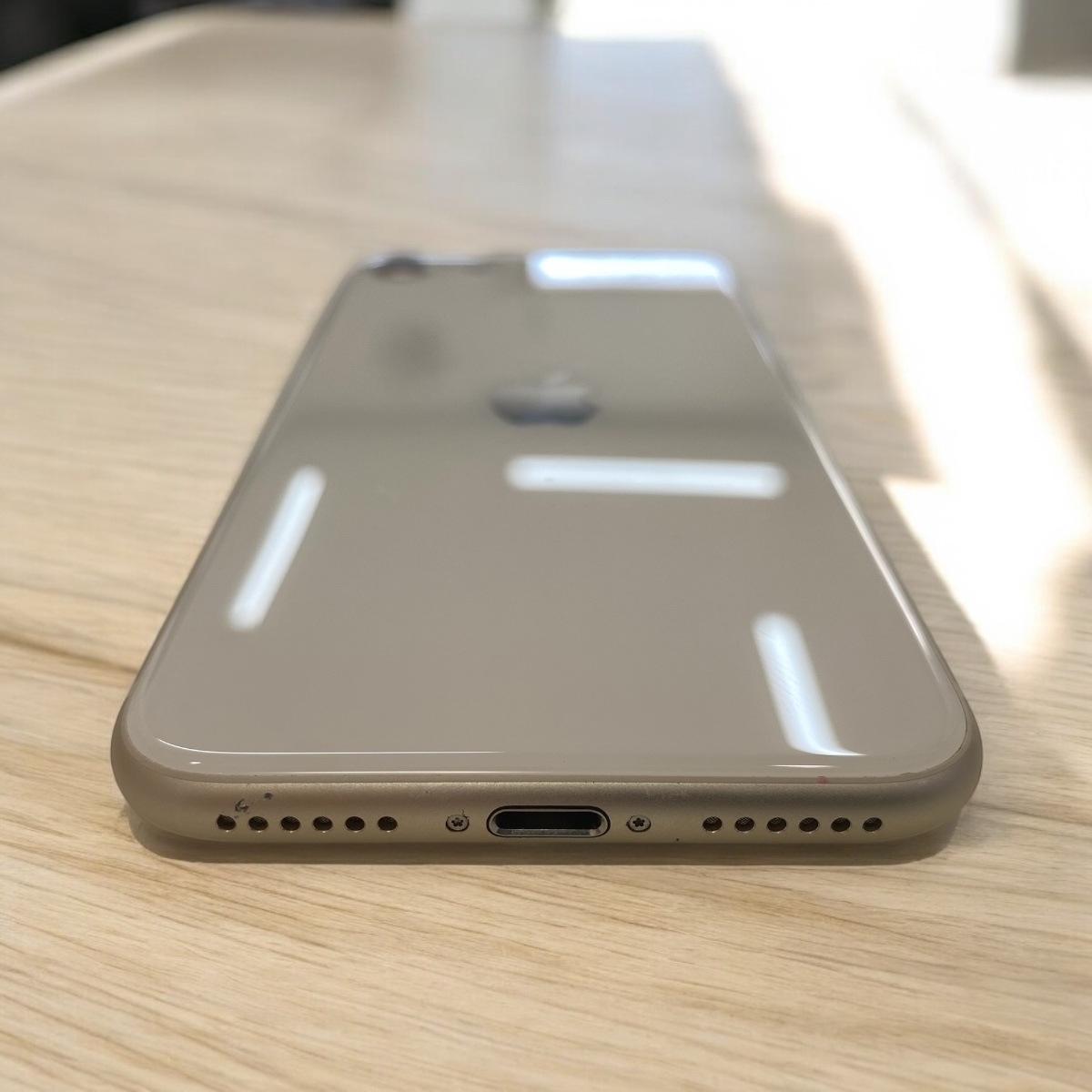 Apple iPhone SE（第三世代） 64GB（中古良品A）ホワイト