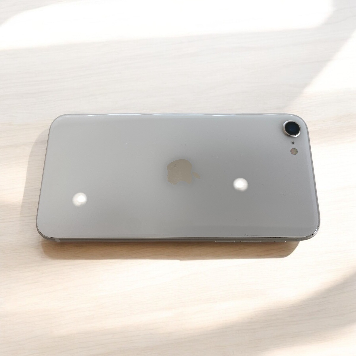 Apple iPhone SE（第三世代） 64GB（中古良品A）ホワイト