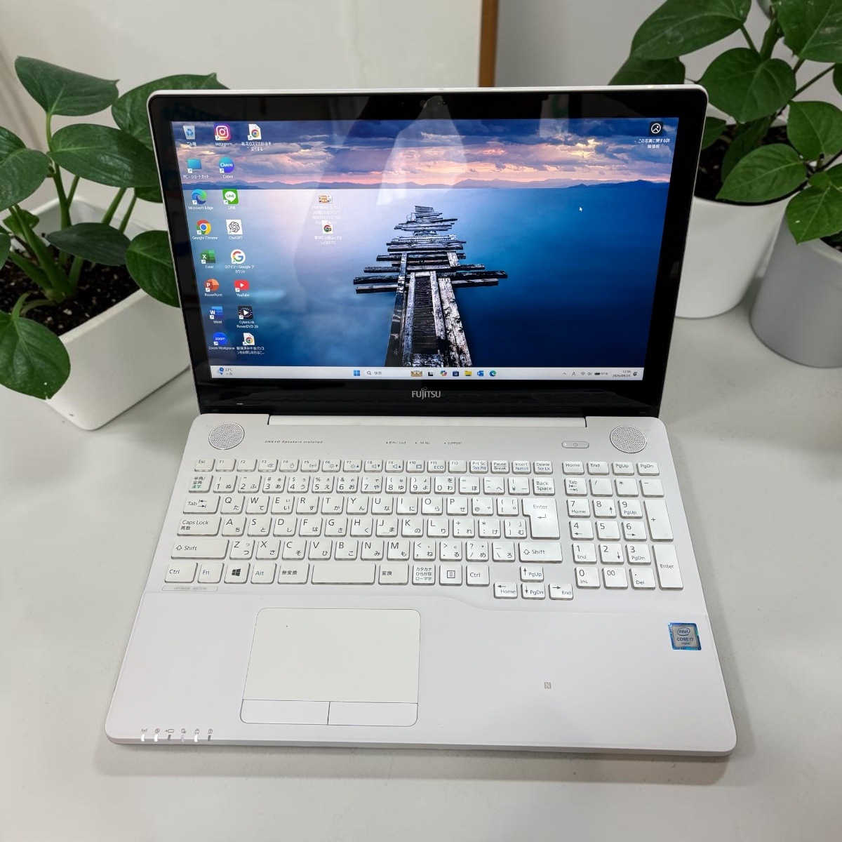 FUJITSU LIFEBOOK AH77/W 15.6ｲﾝﾁ