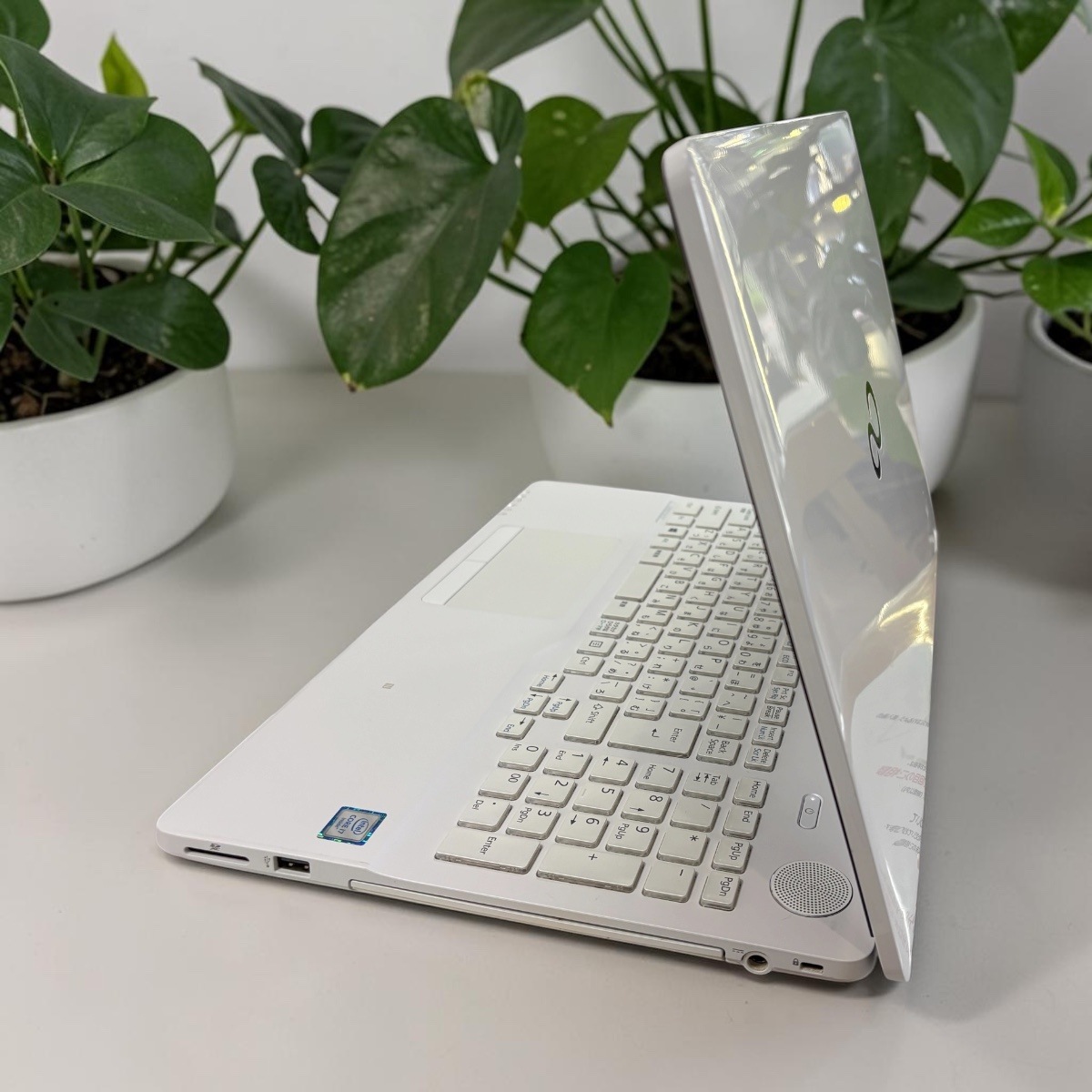 FUJITSU LIFEBOOK AH77/W 15.6ｲﾝﾁ