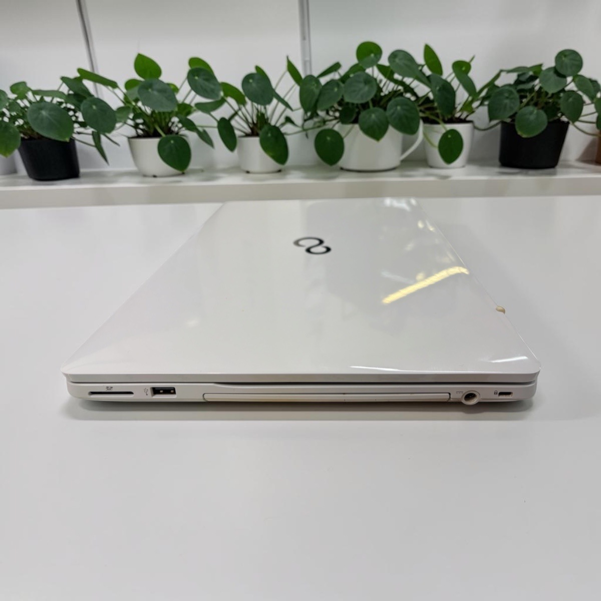 FUJITSU LIFEBOOK AH77/W 15.6ｲﾝﾁ