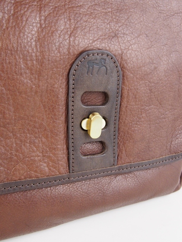 TWIST FLAP SHOULDER BAG (Хå ҥͥ񥫥֥)