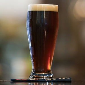 伊彌彦米を副原料に使用したクラフトビール　伊彌彦スタウト　330ml