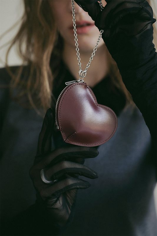 YAHKIMANOF HEART POUCH _BURGUNDY