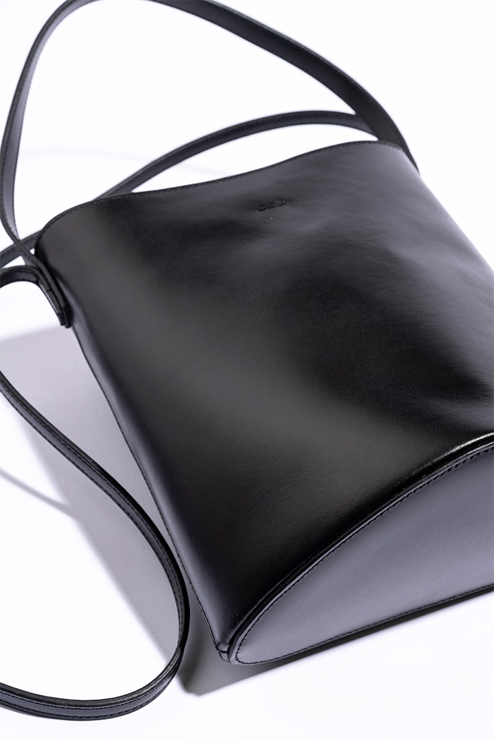 バッグ yameii YH-688(Large) CROSS BODY BAG_BLACK | すべての商品 | YAHKI