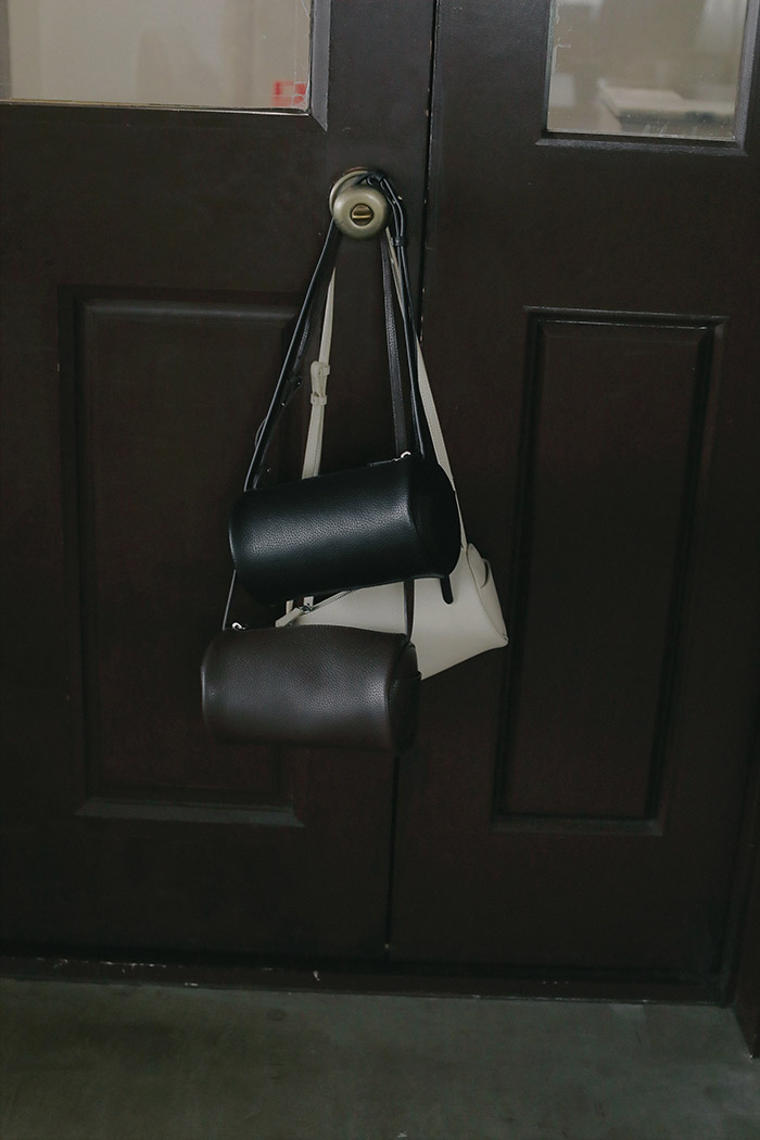 YAHKIMANOF ROLL BOSTON _IVORY