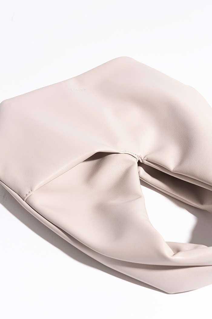 YH-795(S) SHOULDER BAG_LATTE