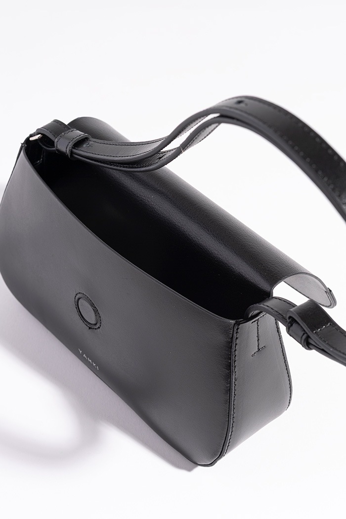 ヨーコ 8.1ah高品質 YH-768 CROSSBODY BAG_BLACK | NEW IN | YAHKI（ヤーキ）公式