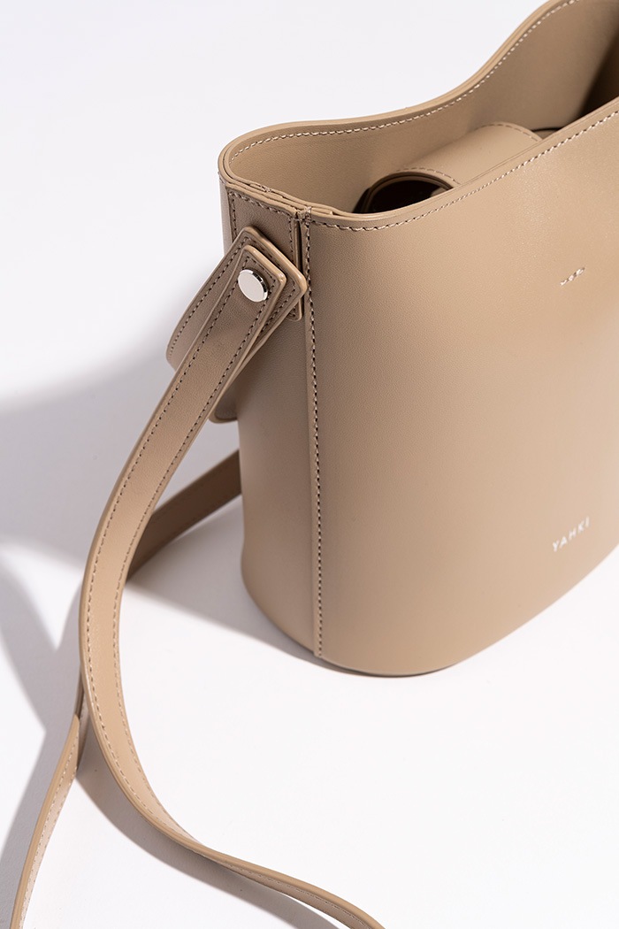 YH-770 CROSSBODY BAG_BEIGE